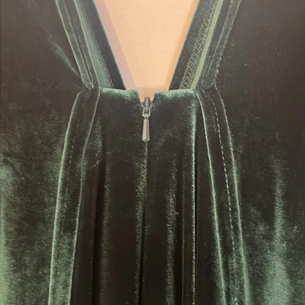 Revelry | Velvet dark green maxi low cut dress Womens size M short sleeve train - Picture 8 of 13
